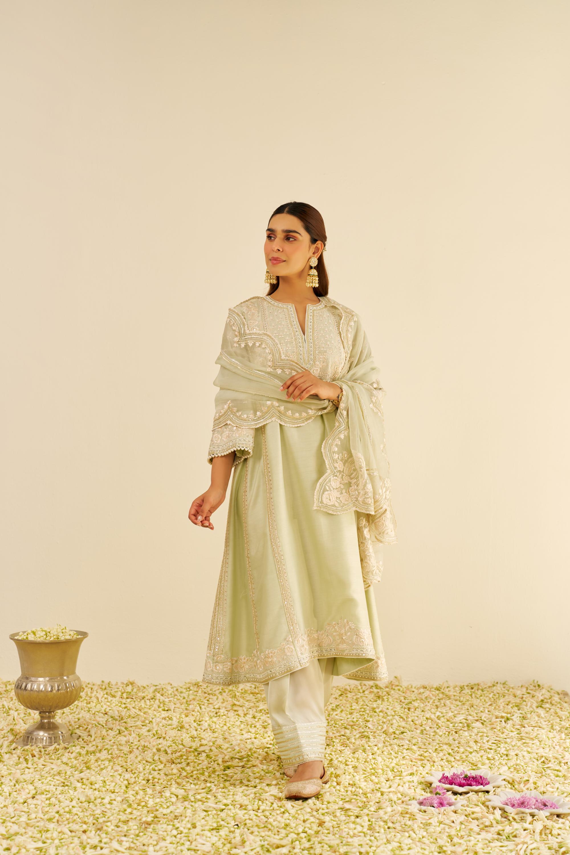 MAAROOFA - LONG CHAUGA WITH SALWAR