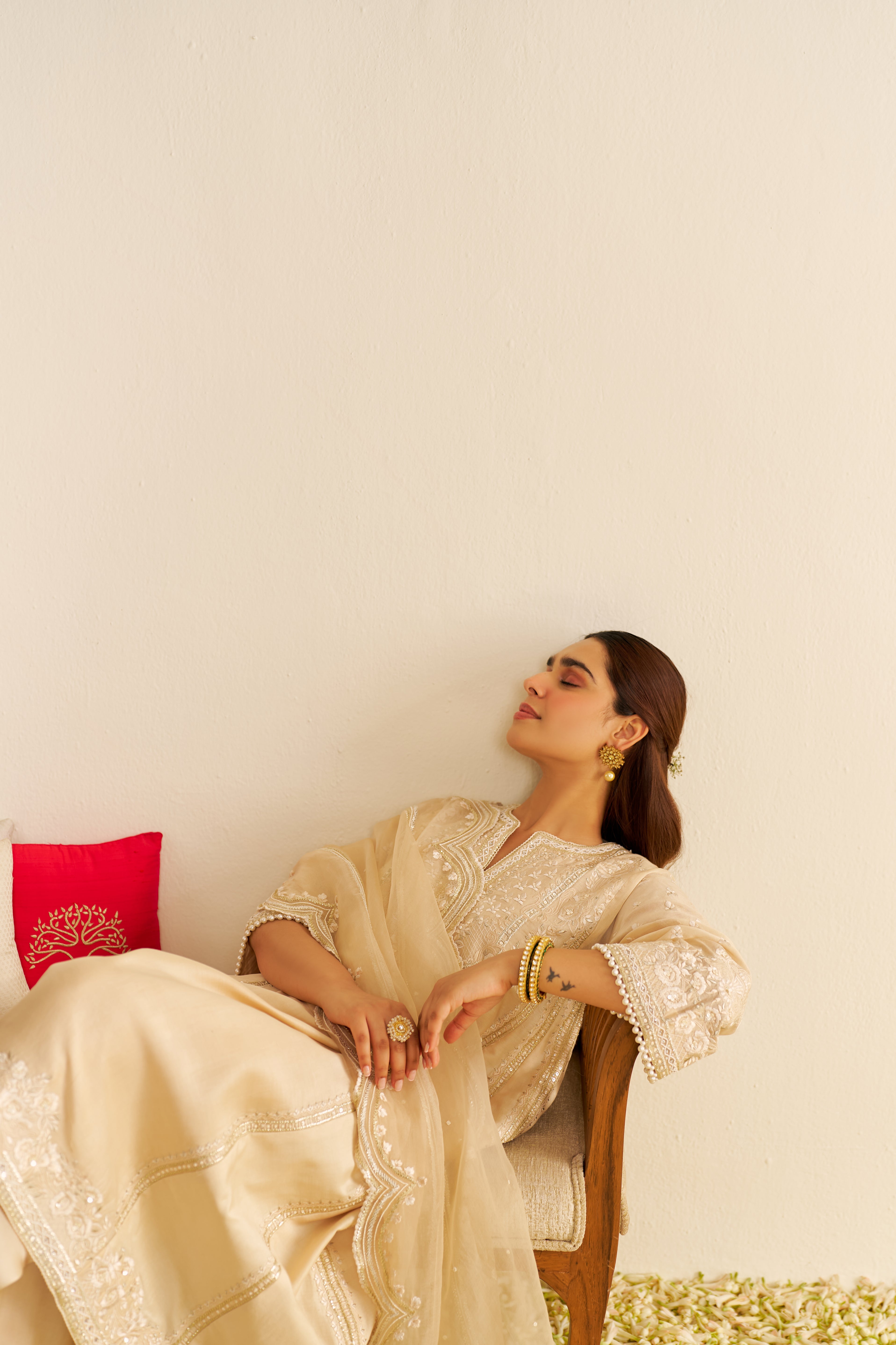 MAAROOFA - LONG CHAUGA WITH SALWAR