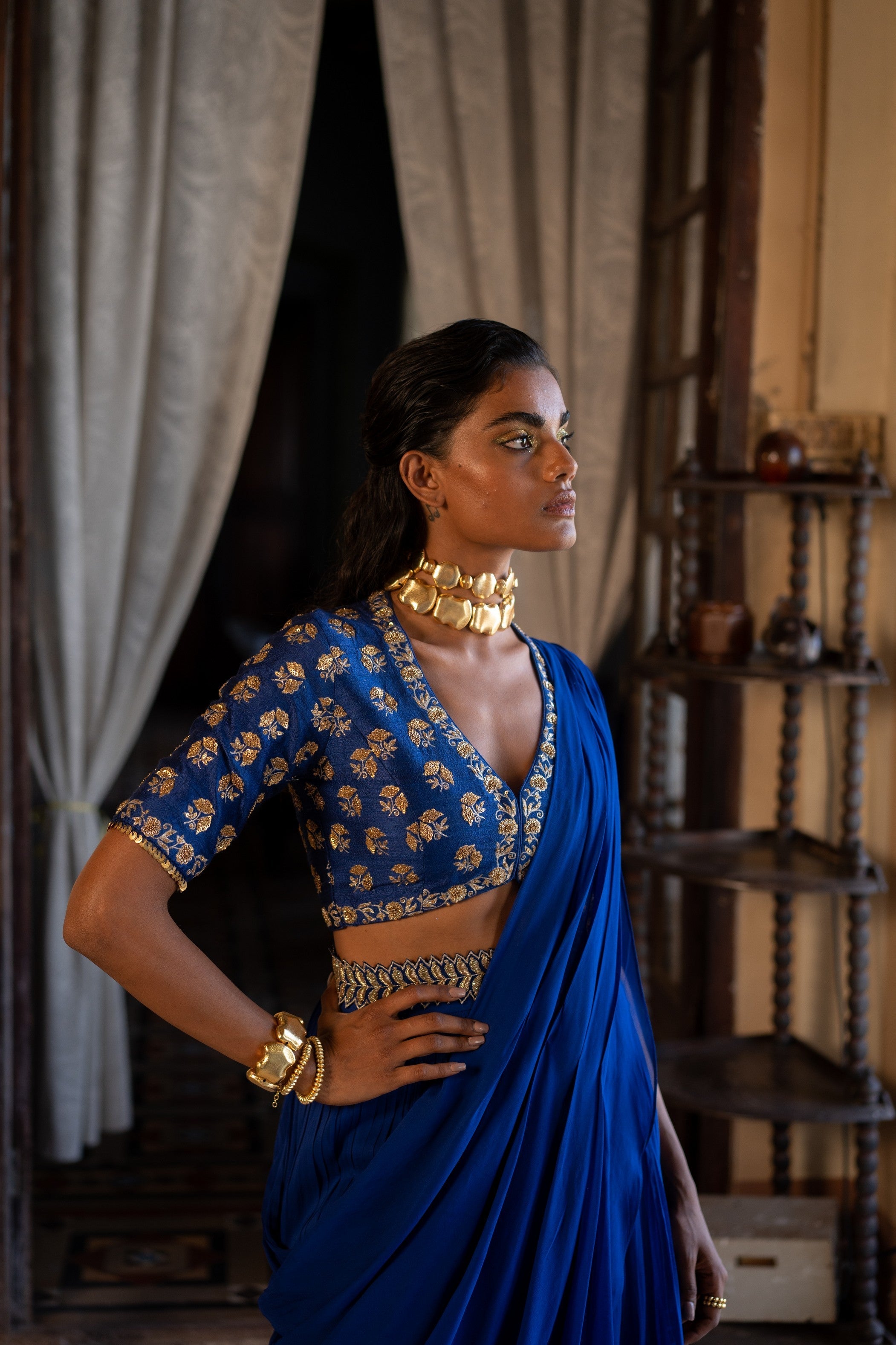 ELECTRIC BLUE ANTIQUE EMBROIDERED SAREE SET