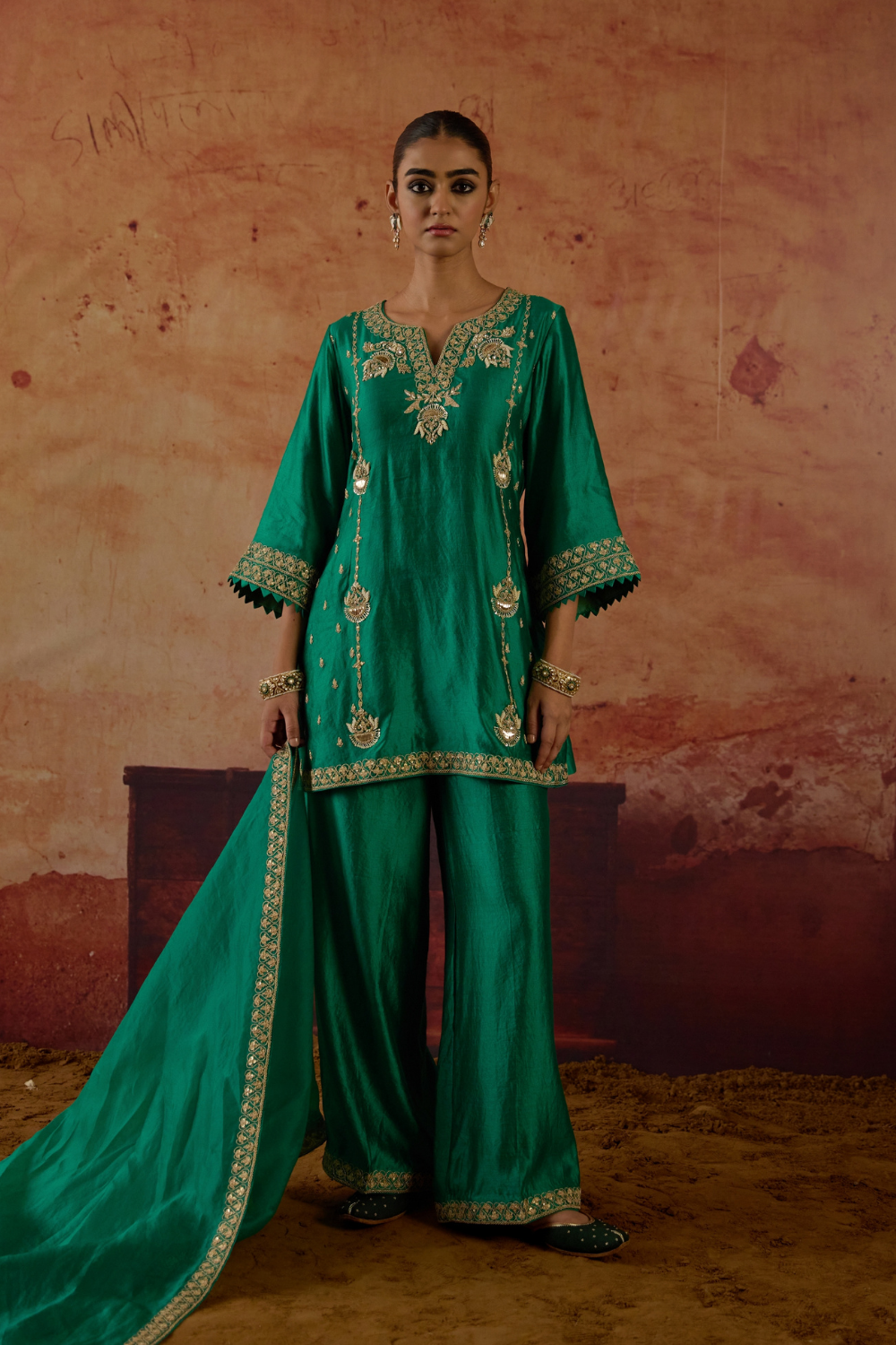 Vanhi Suit Set