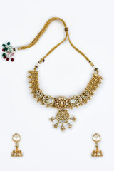 Saadgi Gold Plated Womens Kundan, Polki Short Necklace Set with Pair of Earrings (Freesize)