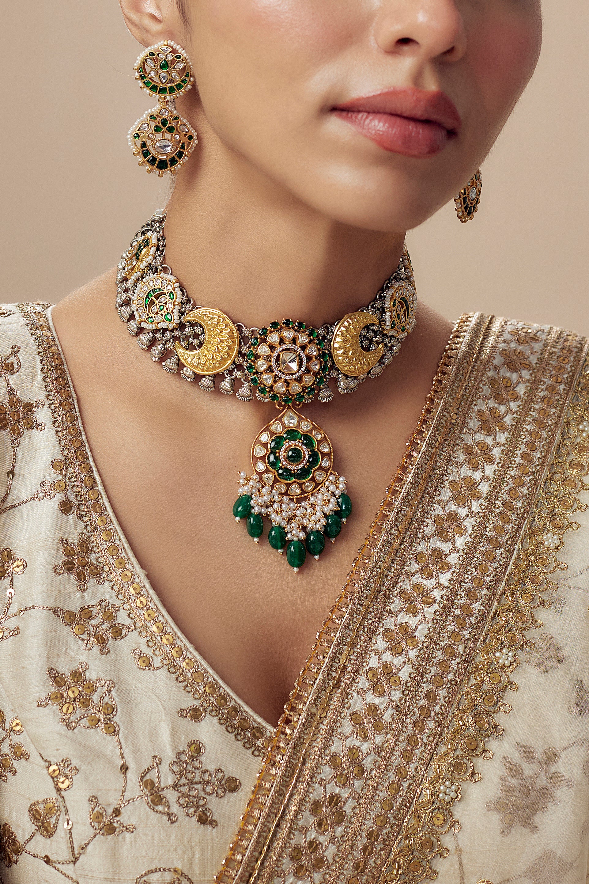 vivinia BY VIDHI MEHRA Morpankh Gold Plated Green Womens Kundan, Polki Short Necklace Set with Pair of Earrings (Freesize)