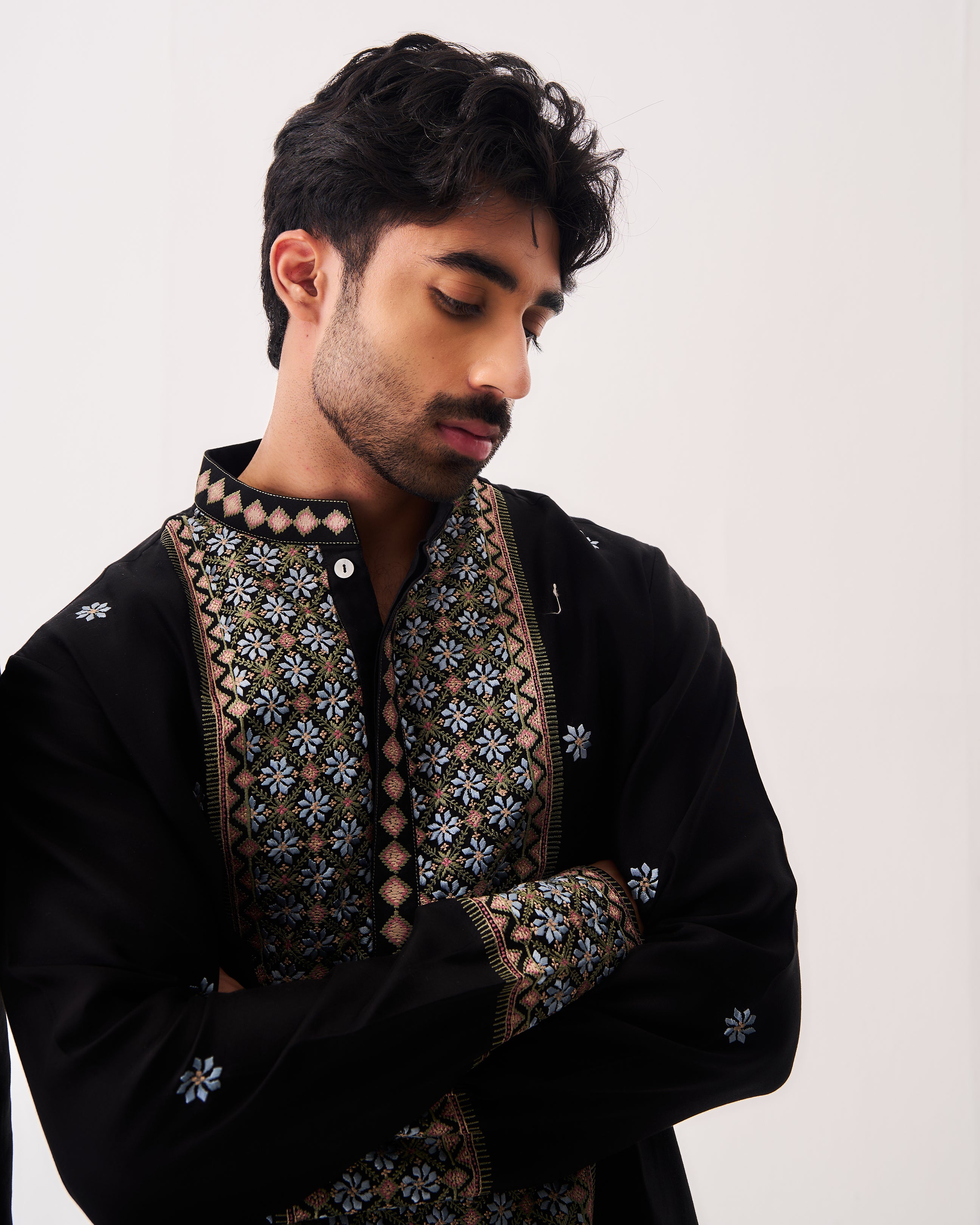 Kurta With Pants / Chanderi / Black / Midnight Mosaic / Resham Embroidery