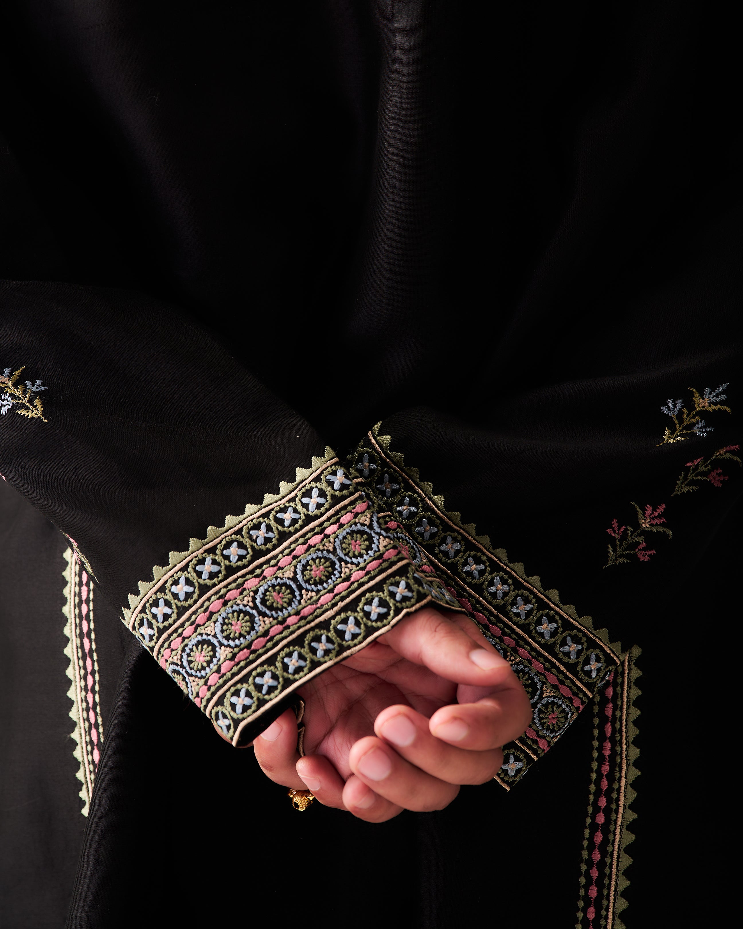 Phiran Kurta With Flare Pants / Chanderi / Black / Garden Tapestry / Resham Embroidery