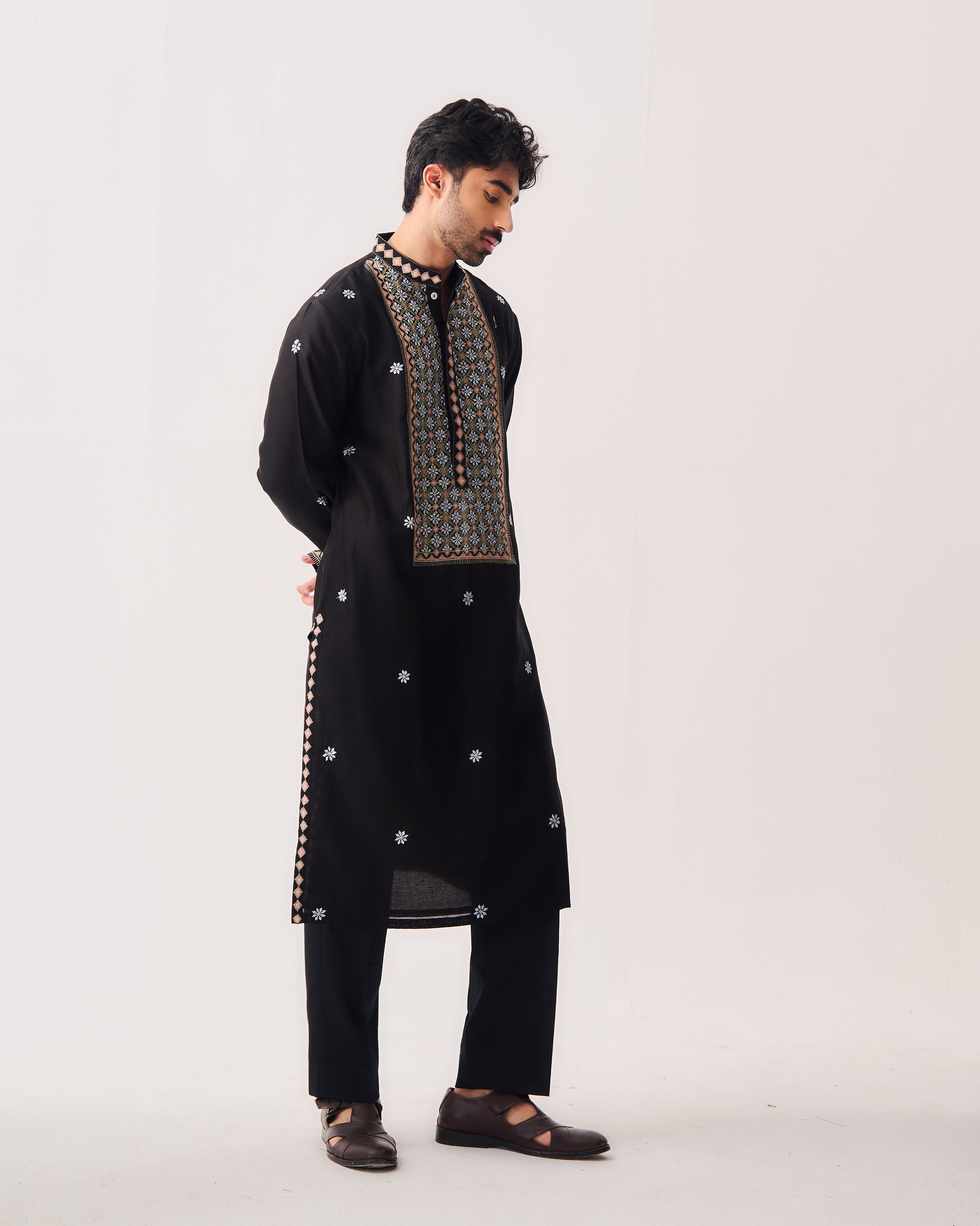 Kurta With Pants / Chanderi / Black / Midnight Mosaic / Resham Embroidery