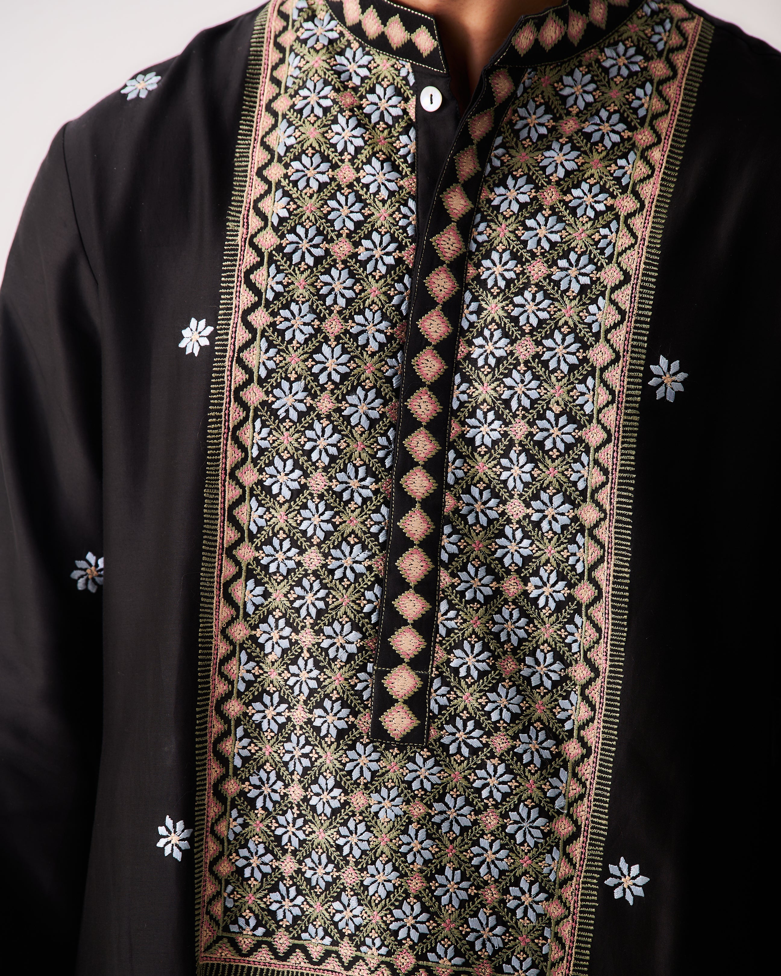 Kurta With Pants / Chanderi / Black / Midnight Mosaic / Resham Embroidery
