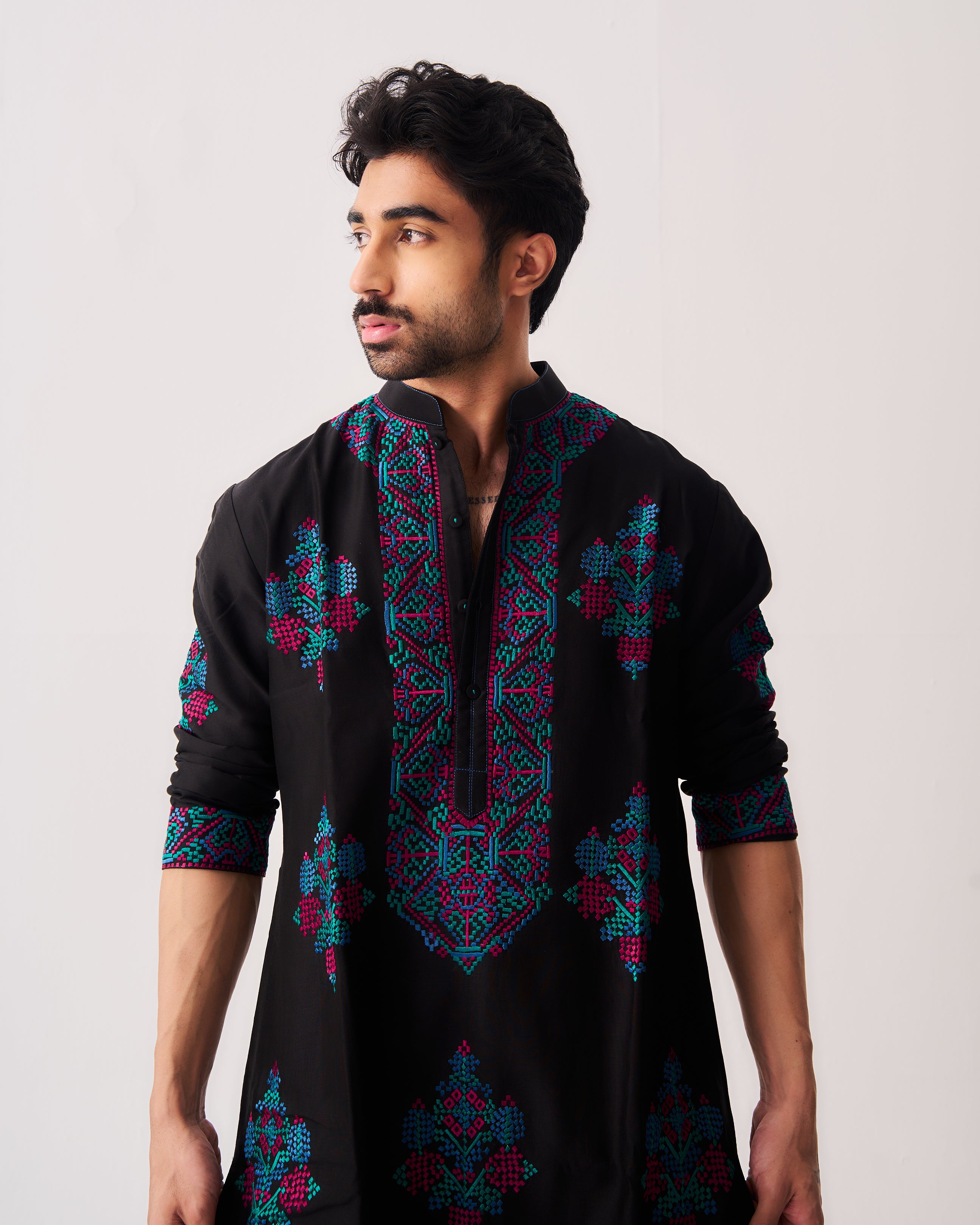 Kurta With Pants / Chanderi / Black / Twilight Flora / Resham Embroidery