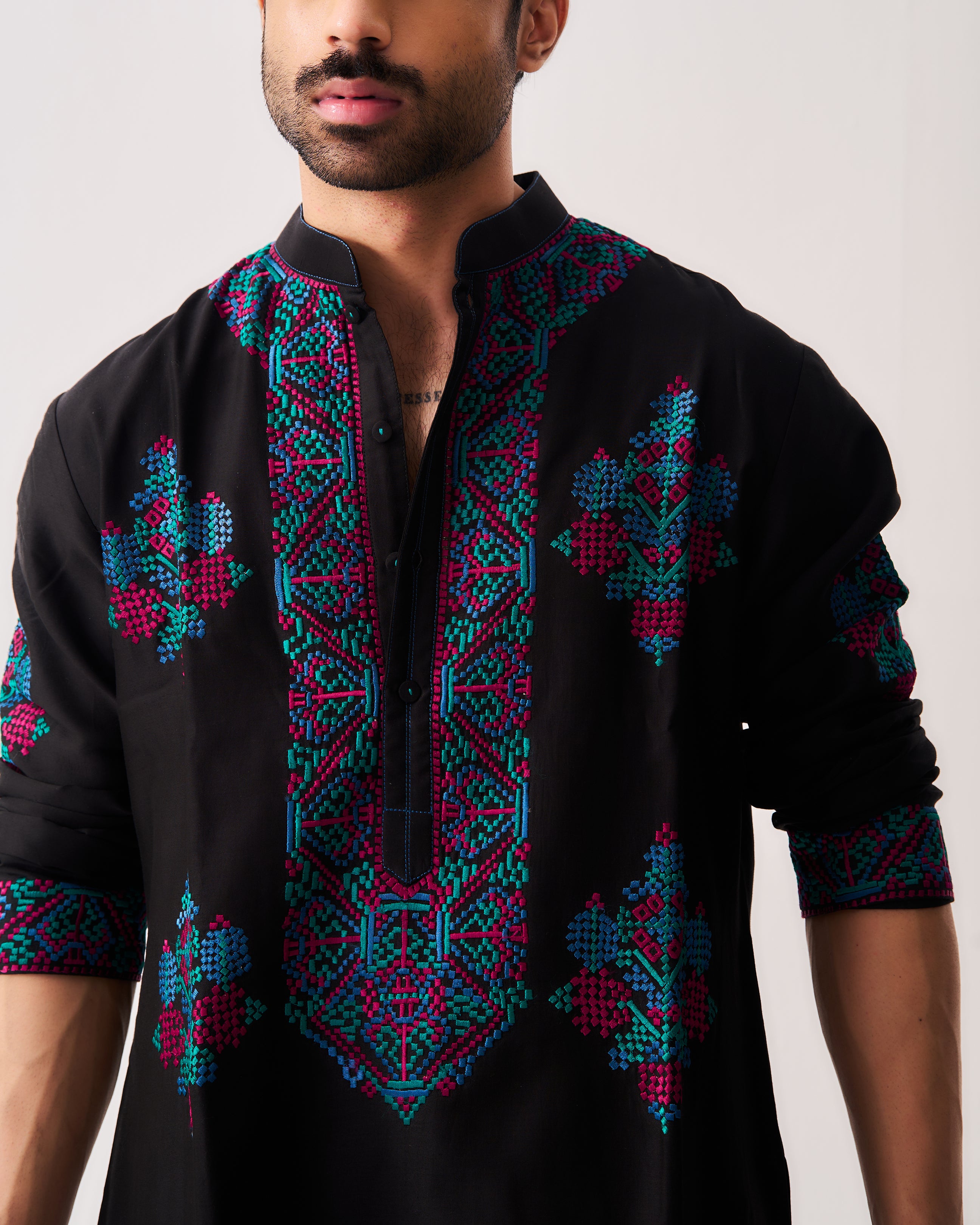 Kurta With Pants / Chanderi / Black / Twilight Flora / Resham Embroidery