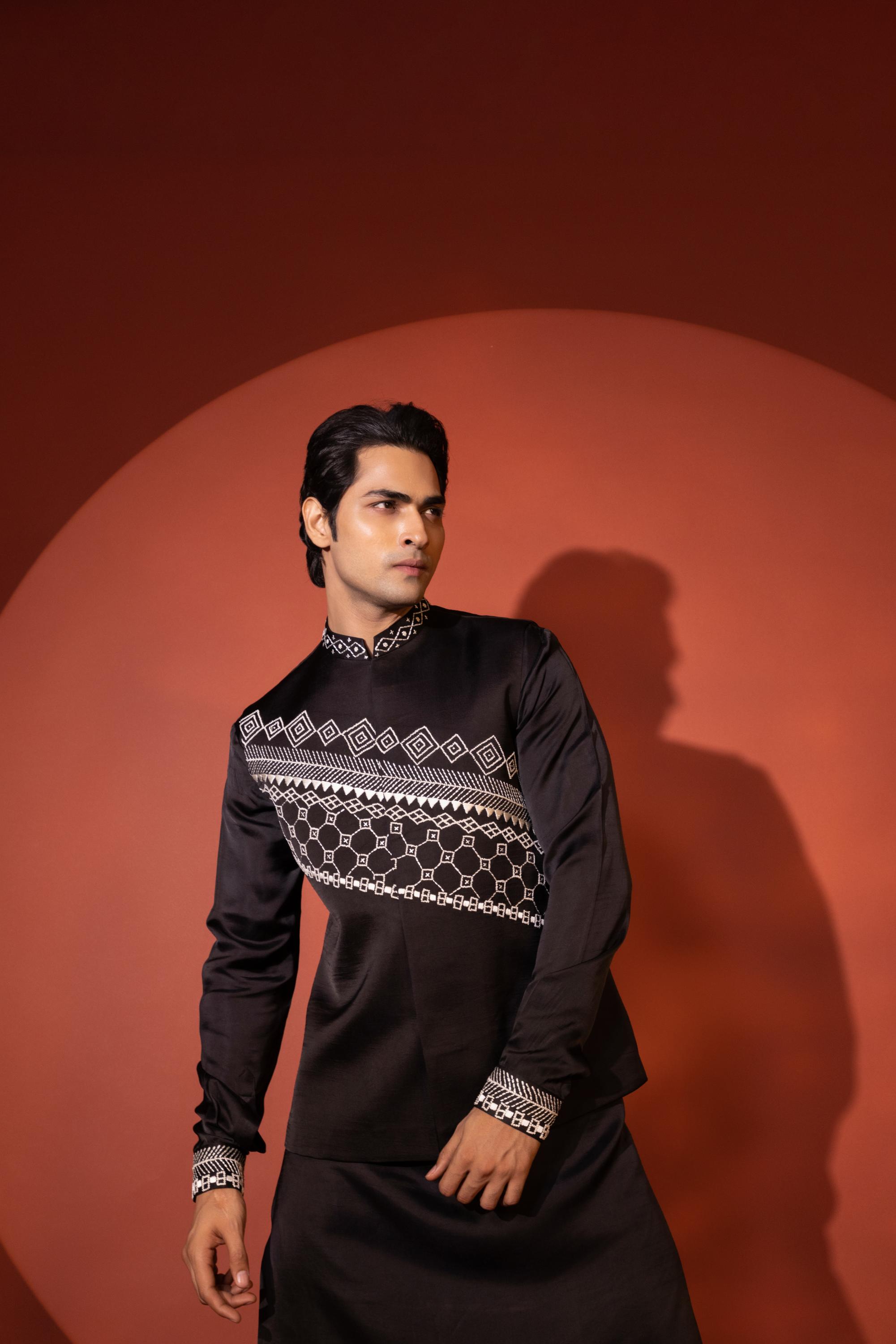 CLASSIC CONTRAST NEHRU SET
