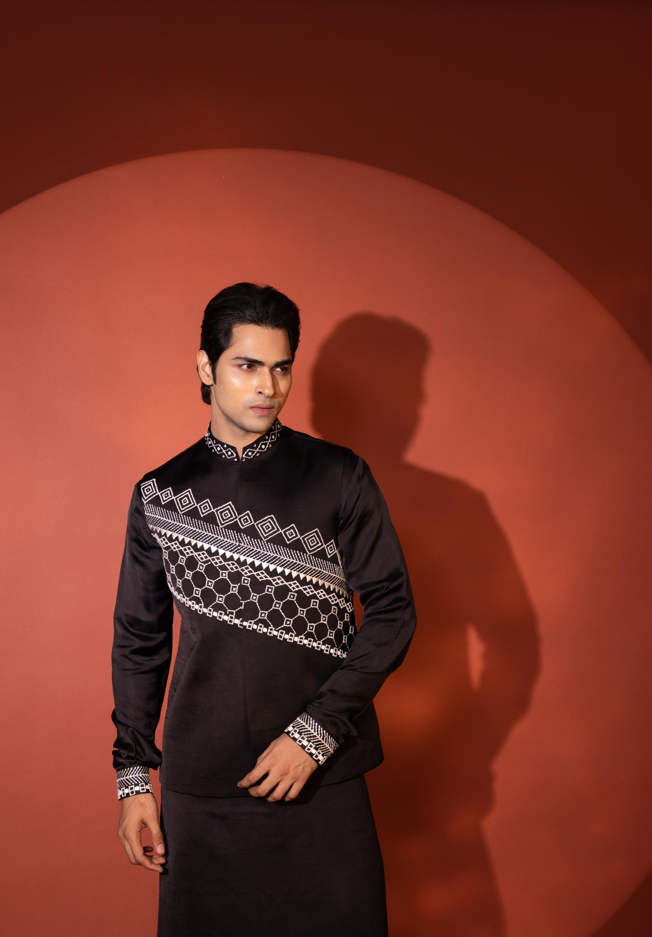 CLASSIC CONTRAST NEHRU SET
