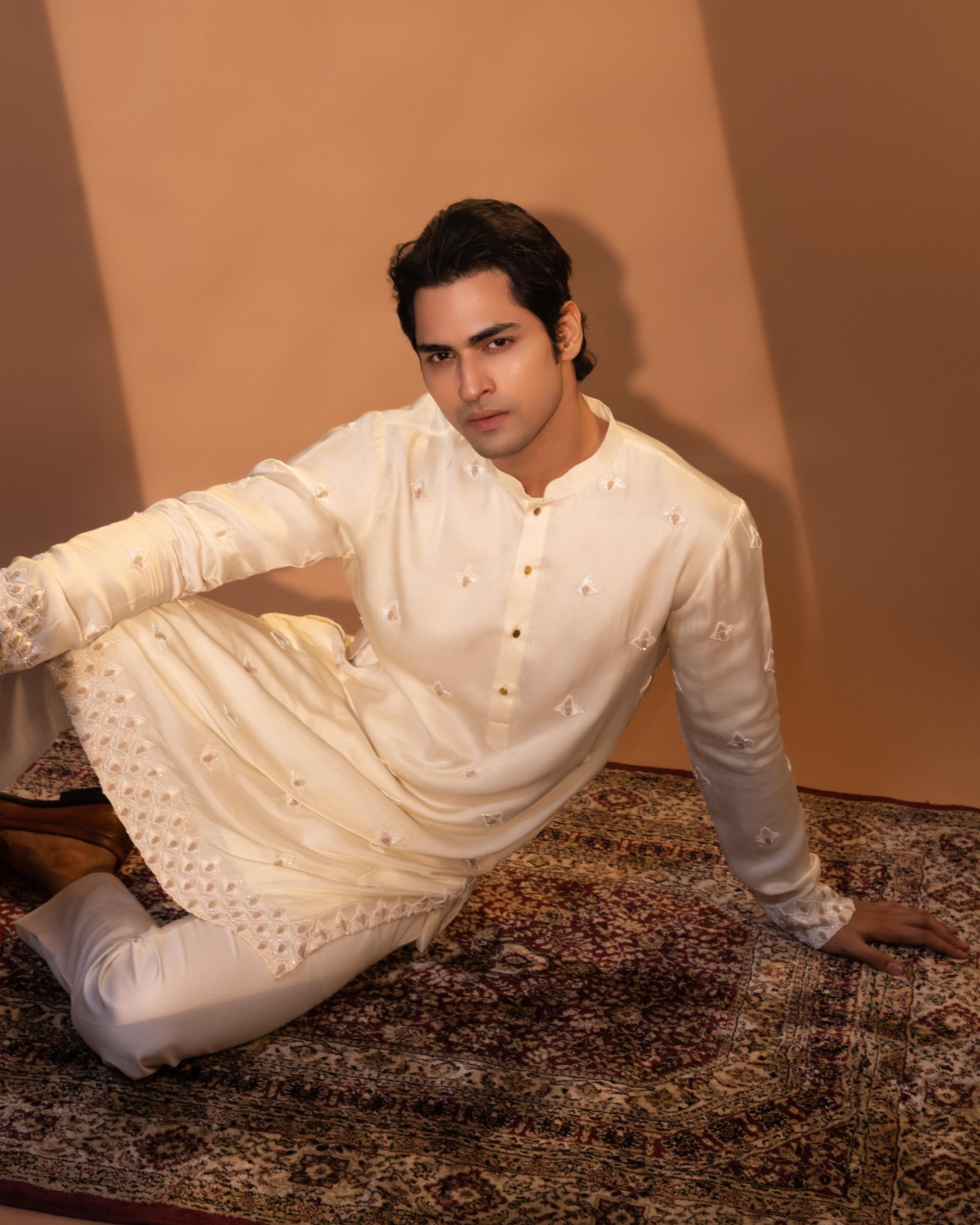 SHVET KURTA SET