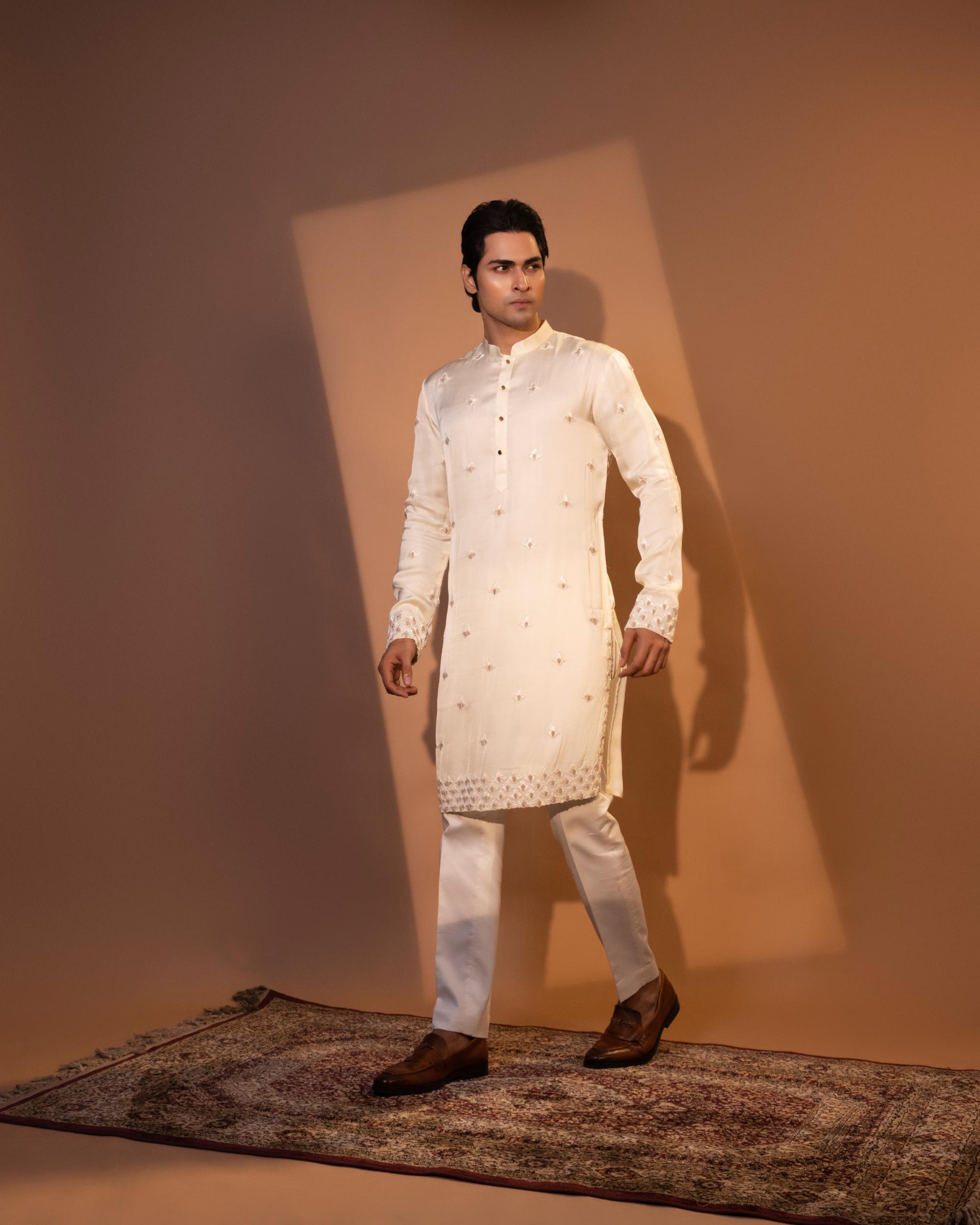 SHVET KURTA SET