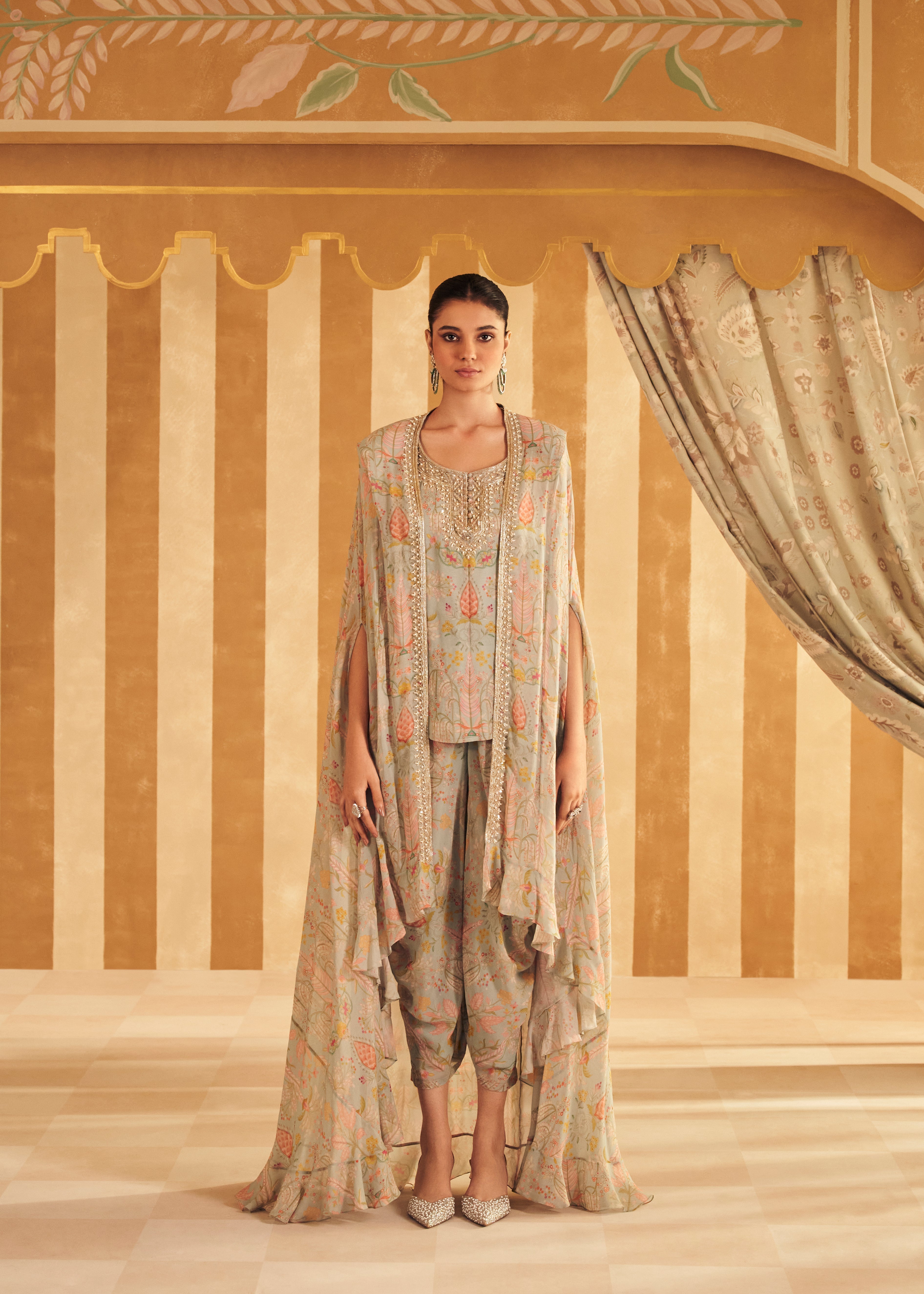 Gil Kurta cape set