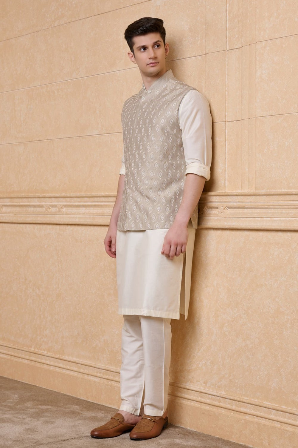 Silver Embroidered Bundi