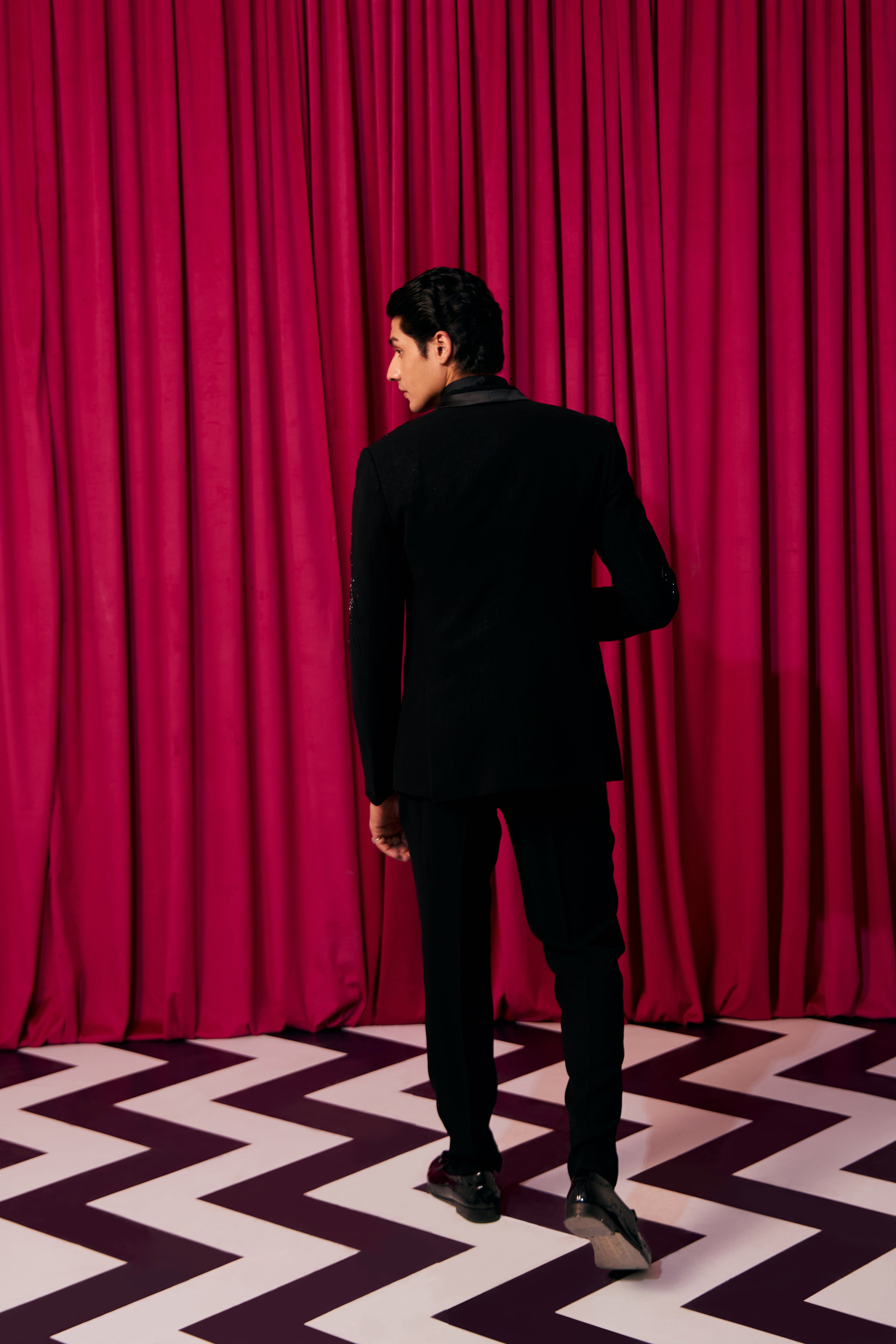 Wave tuxedo set