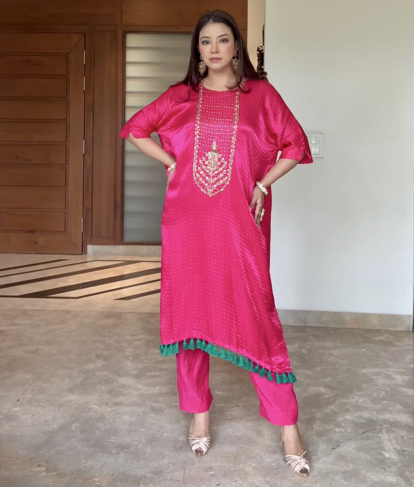 FUCHIA GAJJI BOOTI KAFTAN SET