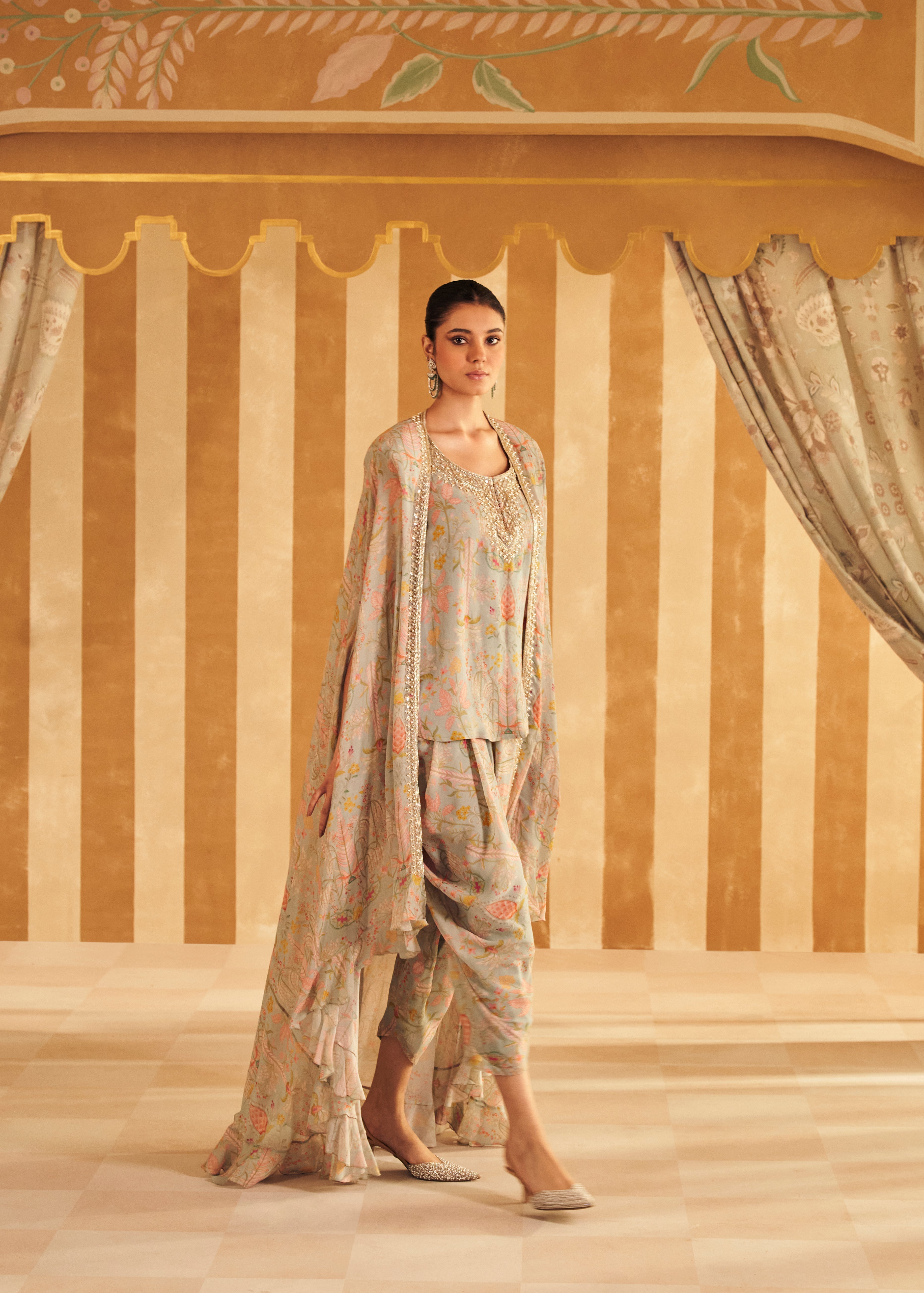 Gil Kurta cape set